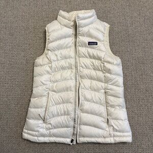 Patagonia sleeveless down white puffer vest